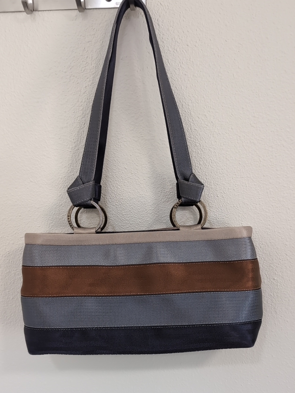 Harveys Seatbelt Carriage Ring Tote